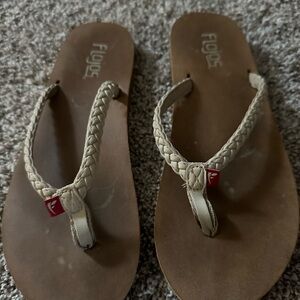 Flojos sandals